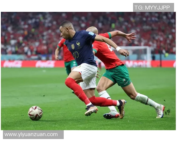 带羊的足球明星如何在绿茵场上展现独特魅力与风采